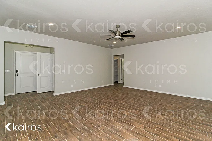2811 Destin Ave — Photo 2
