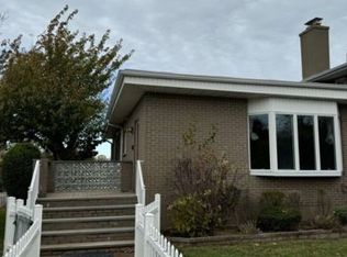 822 Raleigh Ln #A, Woodmere, NY 11598