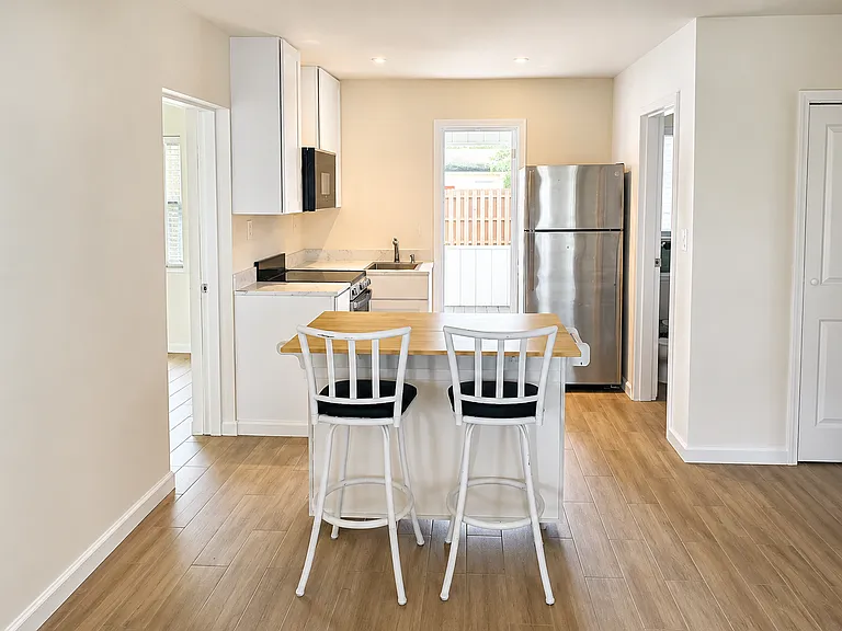 1311 Emma Dr — Photo 3