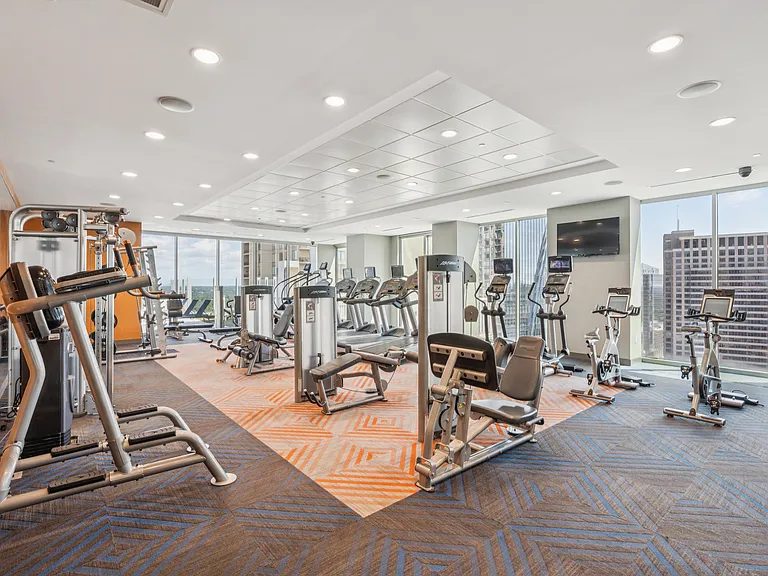 SkyHouse Buckhead — Photo 20