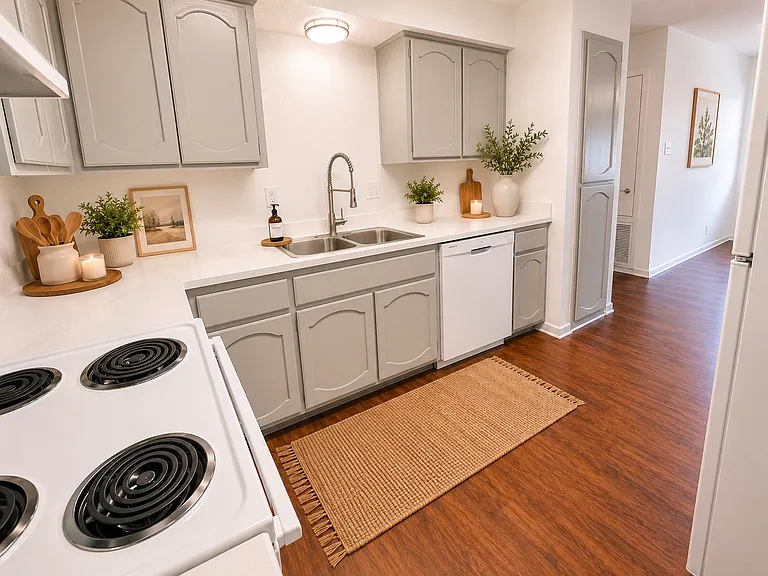 407 N Plant Ave — Photo 4
