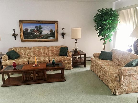 5th image of 133 Chesterfield Ln