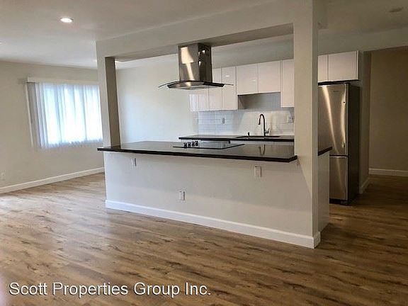 2nd image of 11835 Dorothy St APT 9