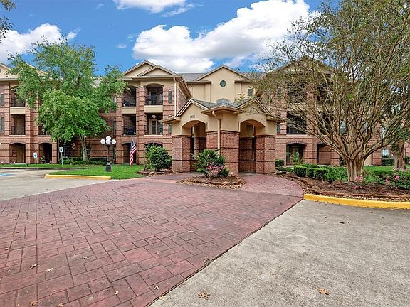 4th image of 2815 Kings Crossing Dr APT 213
