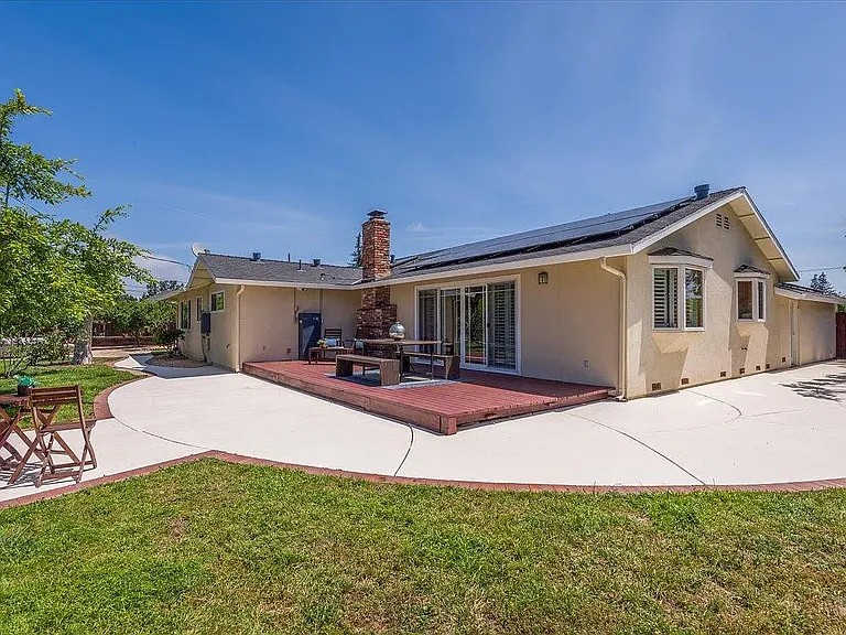 1027 Edmonds Ct — Photo 18