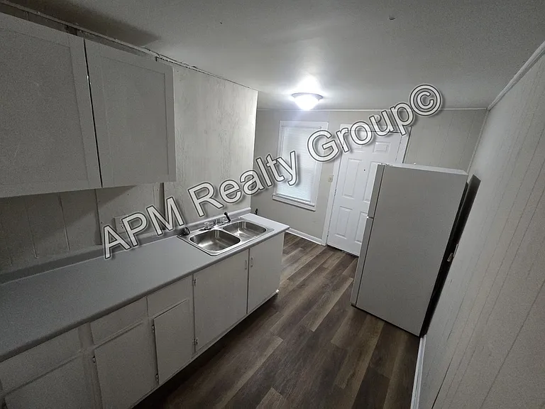 1229 King St — Photo 5