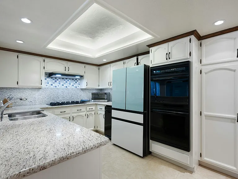 227 S Irena Ave #12 — Photo 13