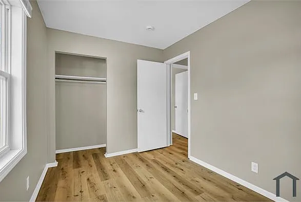 1511 Kings Way #B — Photo 13