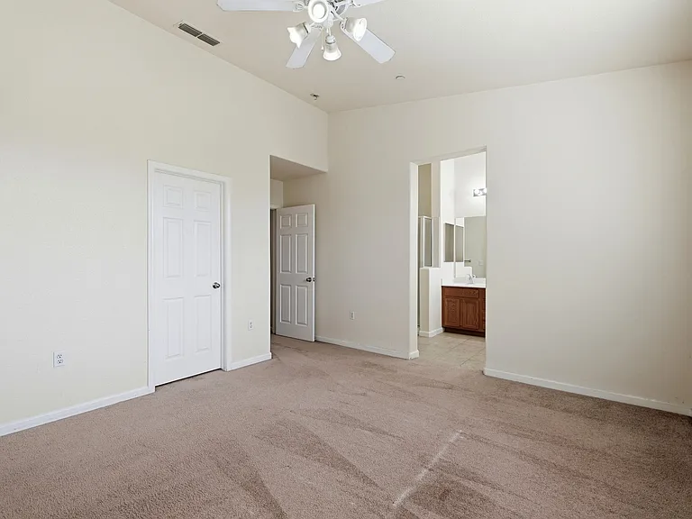 425 Regatta Ln #103-00 — Photo 23