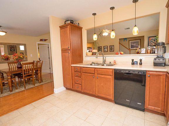 4th image of 1418 Hazelgreen Way