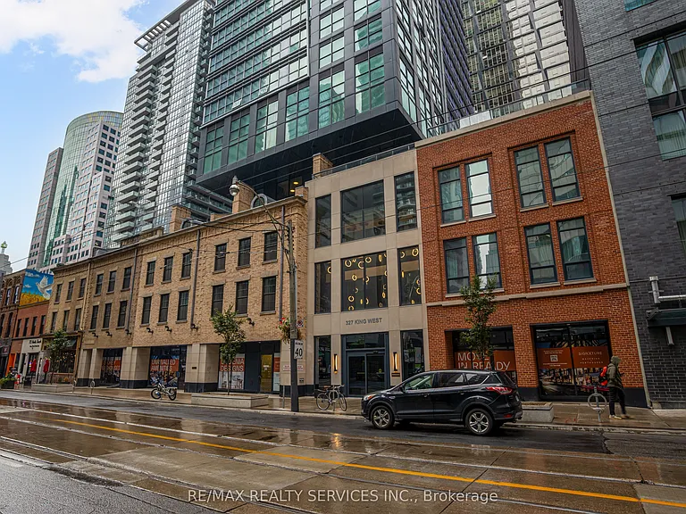 327 King St W #4106 — Photo 5