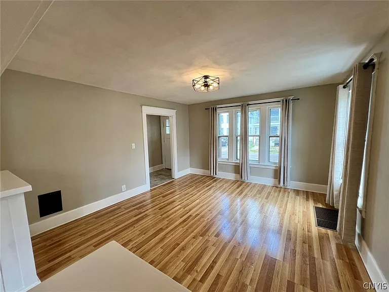 101 Lowell Ave #101 — Photo 5