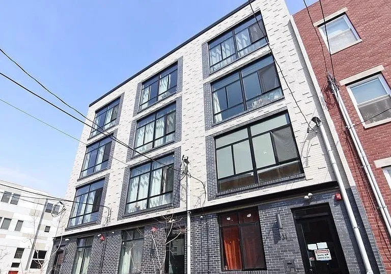 535 N Budd St #A2 — Photo 9