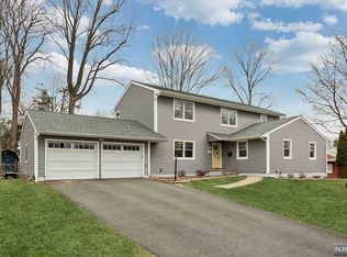 23 Overlook Ct, Ramsey, NJ 07446