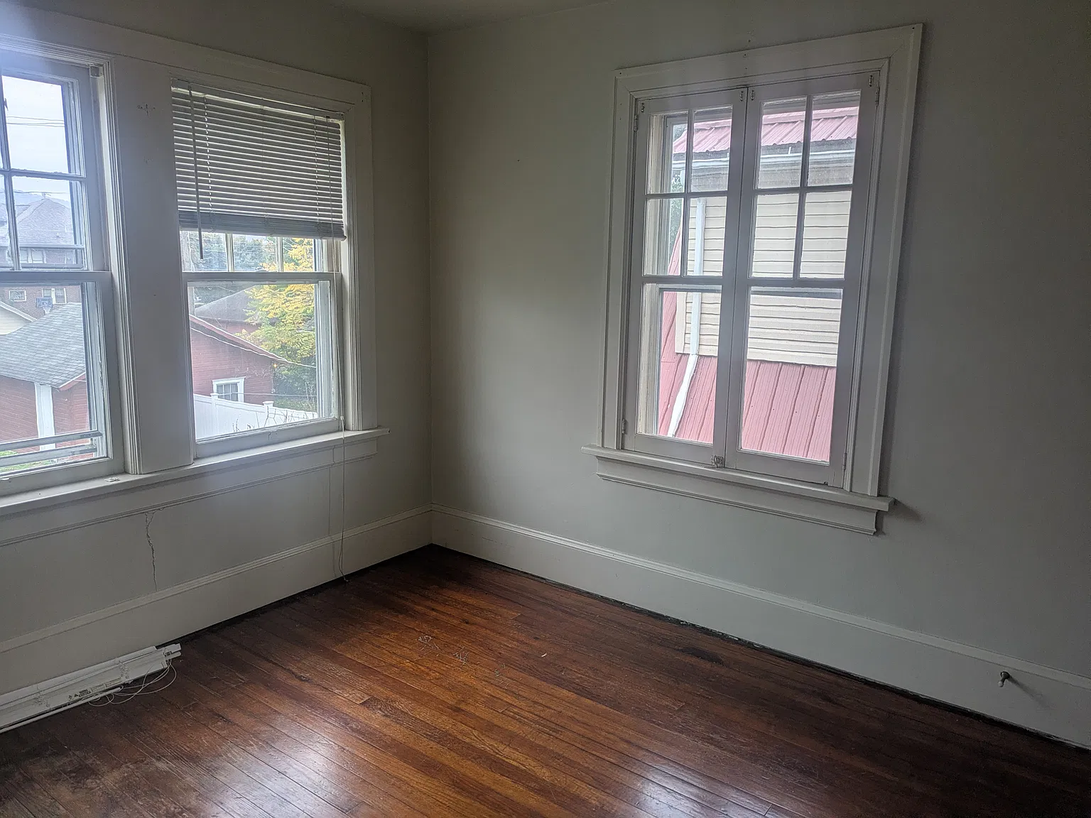 3 bed, 1300 sqft, $1,100 — Photo 4