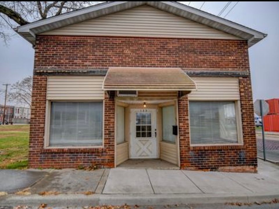 1st image of 123 N Walnut St #123