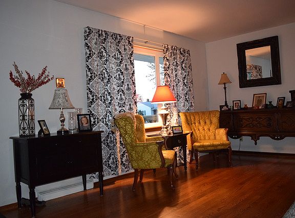 2nd image of 3021 Fairview Ave