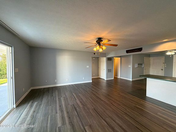 5th image of 122 Lookout Dr