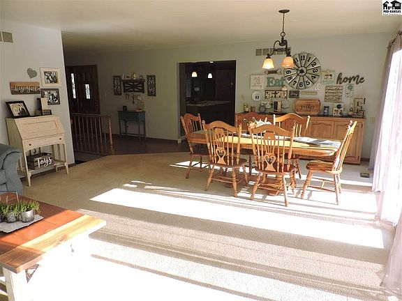 5th image of 2606 Derenda Dr