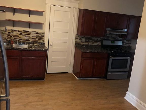 4th image of 325 Amherst St APT 3