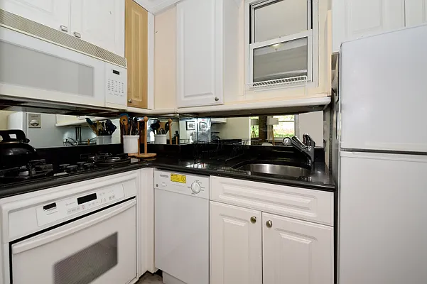 Rented by Corcoran | media 67