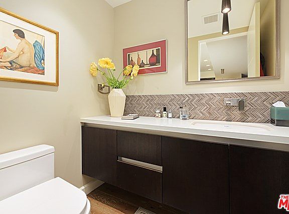 5th image of 441 S Barrington Ave Unit 308