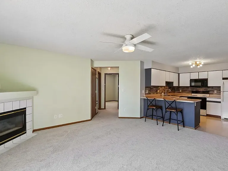 4010 Greenway Dr #20 — Photo 7