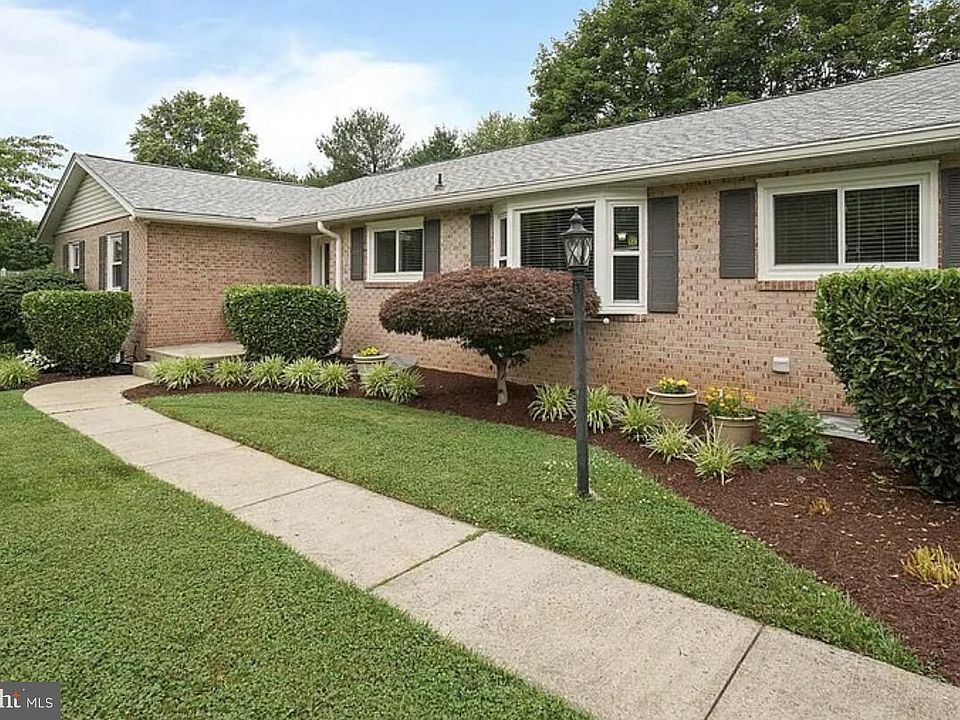 1st image of 8208 Ridgelea Ct