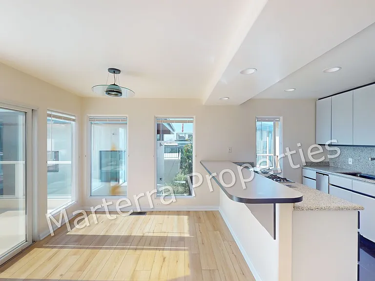 3604 Manhattan Ave — Photo 7