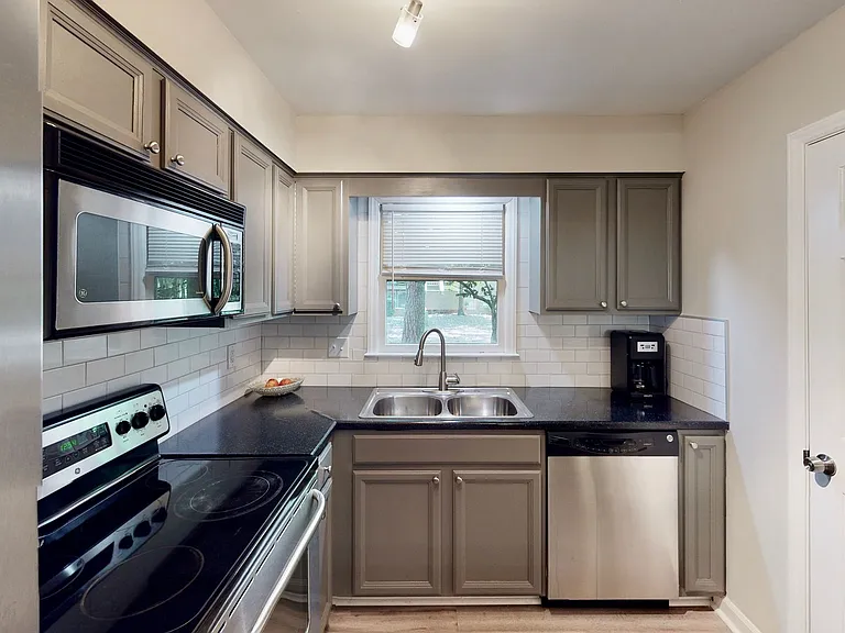 3437 Colony Crossing Dr — Photo 4