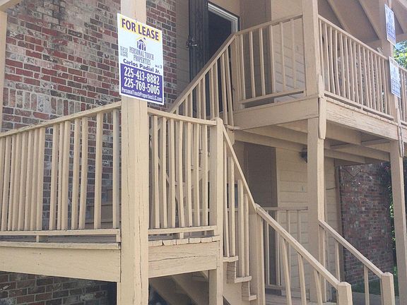 2nd image of 2211 Sherwood Meadow Dr #4