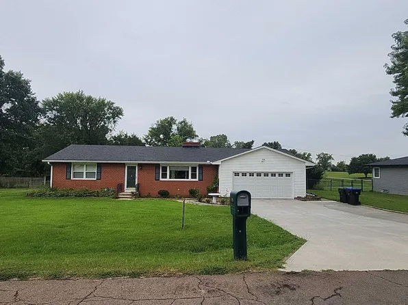 925 NW Pleasant Hill Ln, Topeka, KS 66618