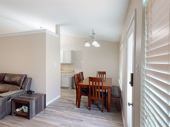 5th image of 1317 Colonial Pl