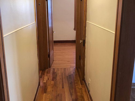 5th image of 2302 Clarence Ave #2C