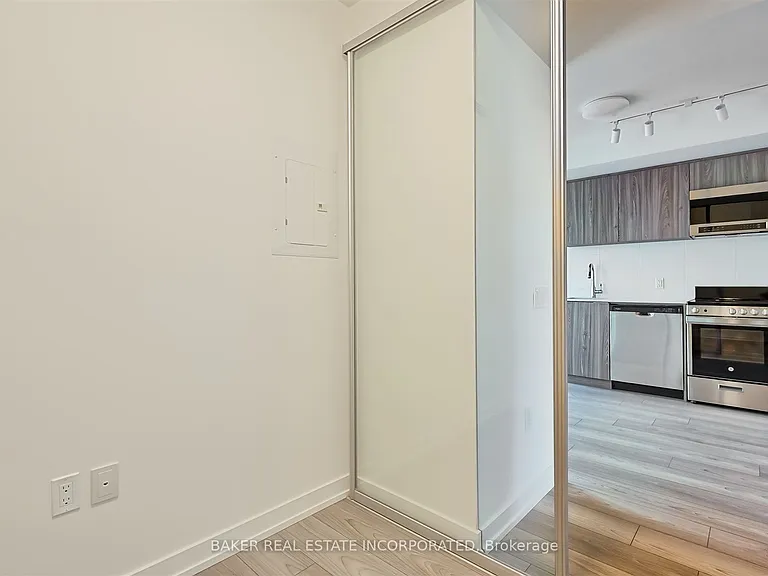 223 Redpath Ave #706 — Photo 12