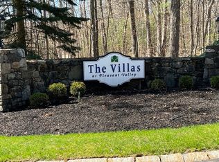 45 Clubhouse Way UNIT 45, Sutton, MA 01590