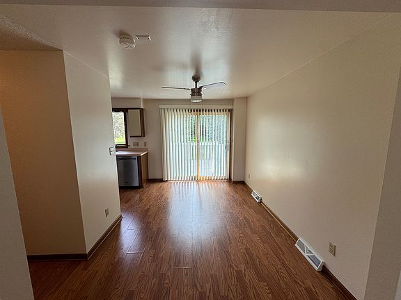 3rd image of 2984 Saunders Settlement Rd Unit 2