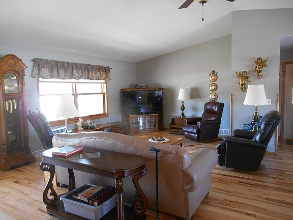 4th image of 1022 S Lincoln Ave