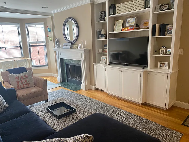 6 Clarendon St #302 — Photo 1