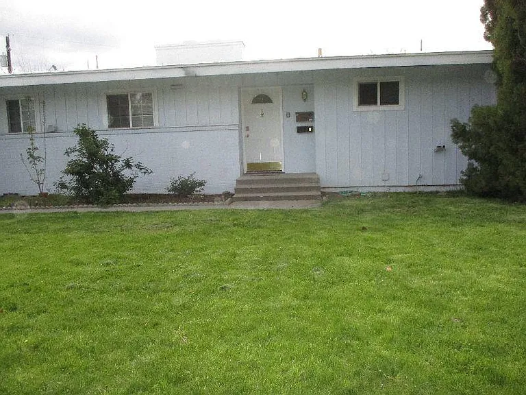 2 N Miller St — Photo 1