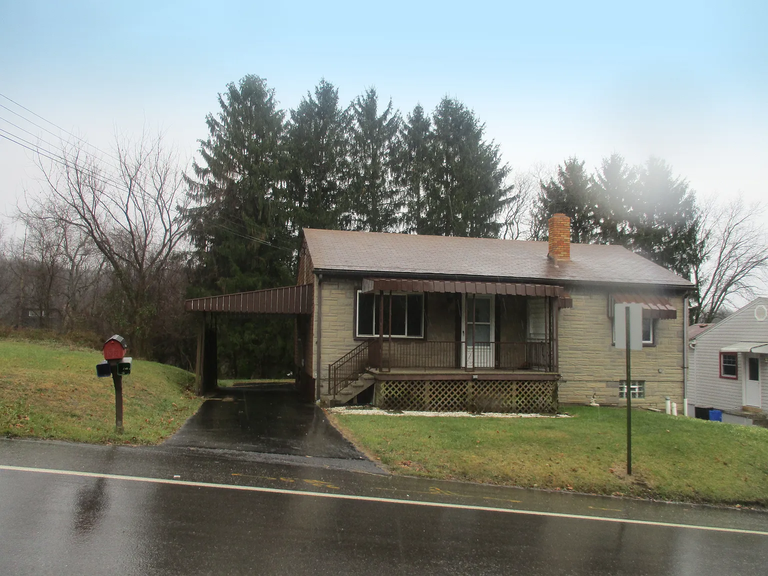 1024 Phillips St photo 1