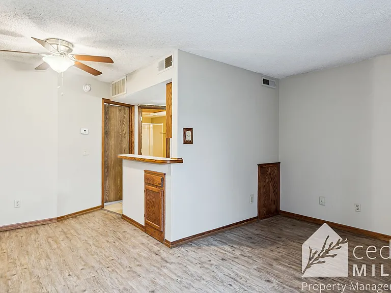 Stone Edge Apartments — Photo 3