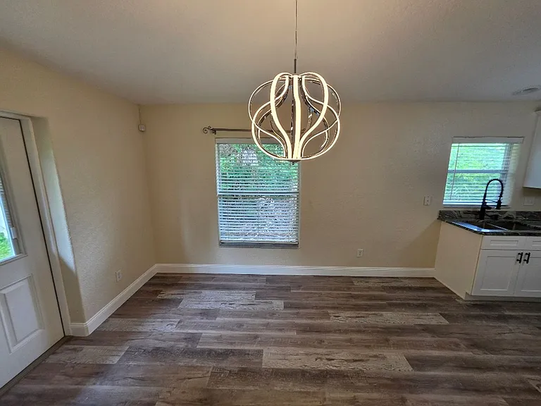 808 Valencia Ave — Photo 8