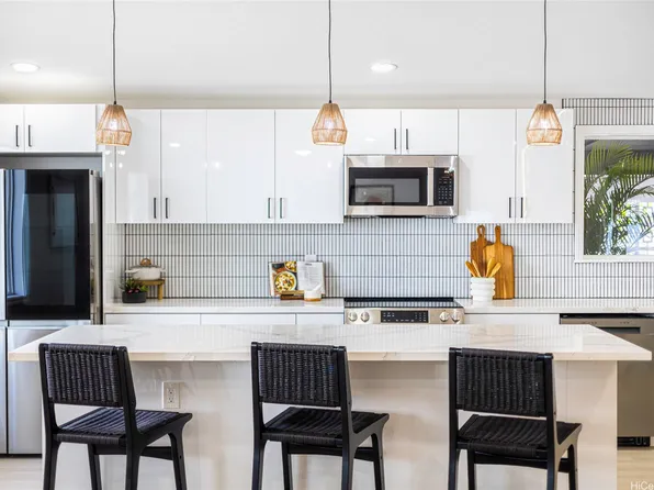 2330 Ahakapu St, Pearl City, HI 96782