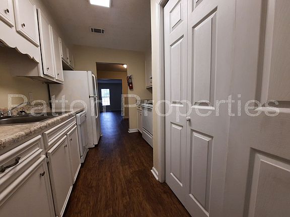 5th image of 1833-1835 Kathleen Dr #1833