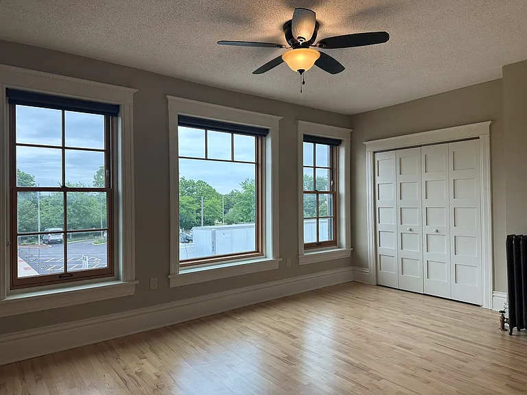 129 S Batavia Ave #2EAST — Photo 19
