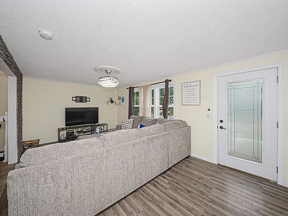 5th image of 1504 Thompson Dr