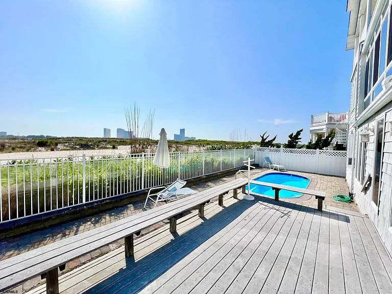 24 Ocean Dr W — Photo 21
