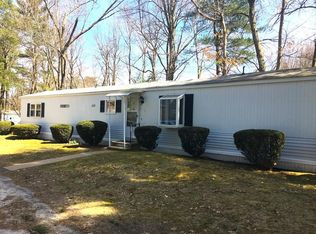 39 1st Ave, Westfield, MA 01085