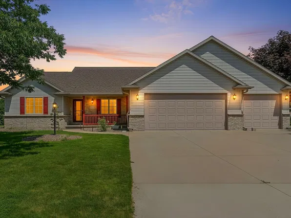 W6164 Shagbark Hickory Ln, Menasha, WI 54952